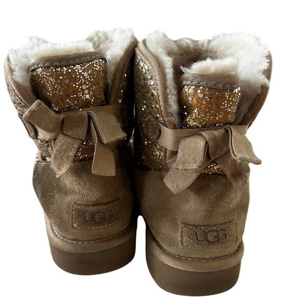 UGG Gold Glitter Sparkle Ankle Shearling Line Bow Back Boot - Picture 6 of 12